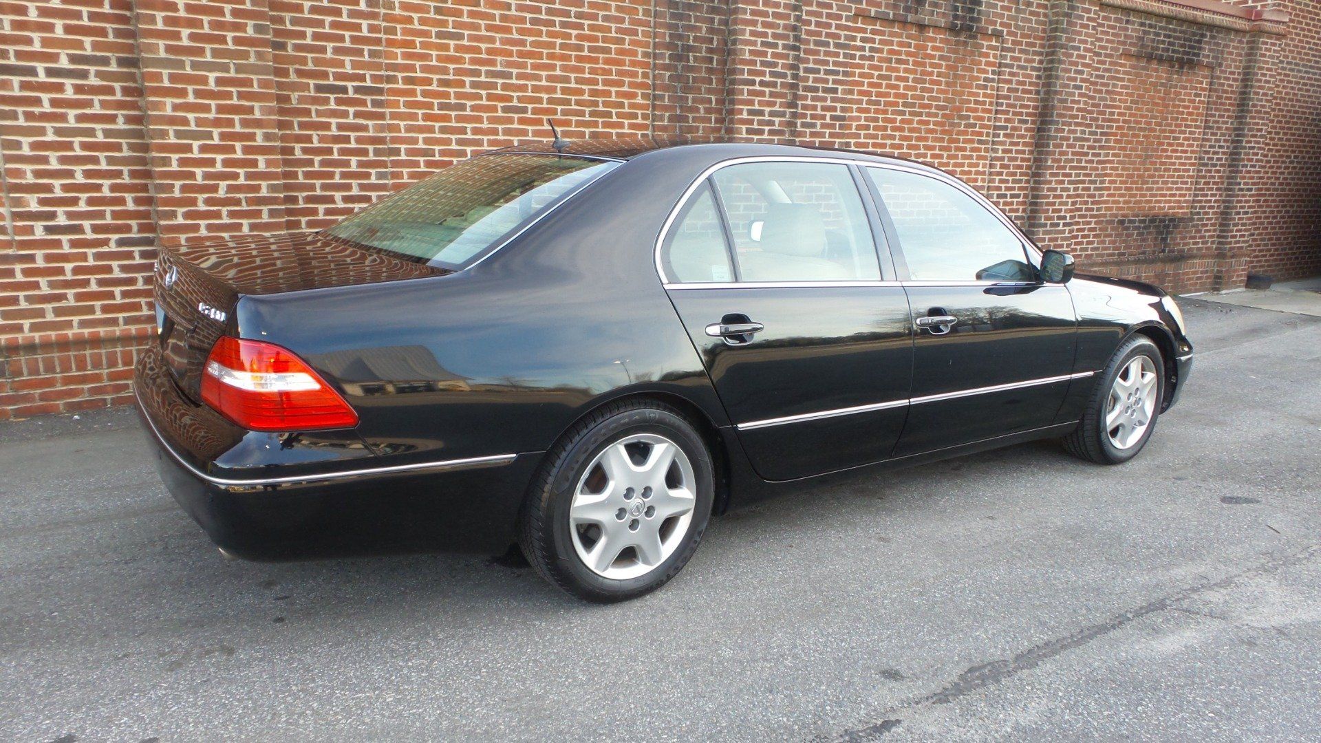 Used 2004 Lexus LS 430 RWD image 15