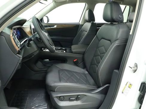 New 2026 Volkswagen Atlas SE FWD image 28