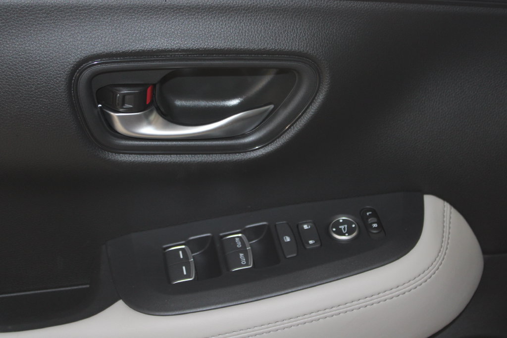 New 2027 Honda HR-V EX-L image 13