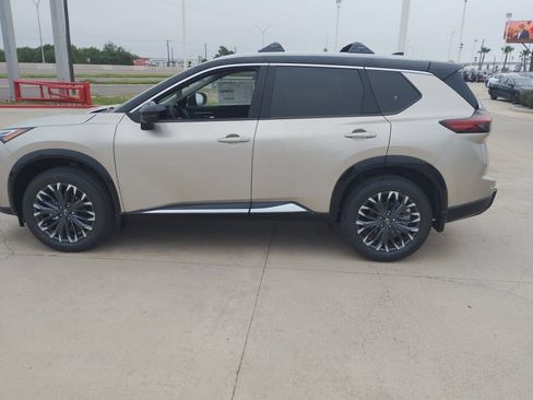 New 2026 Nissan Rogue Platinum AWD/4WD image 4