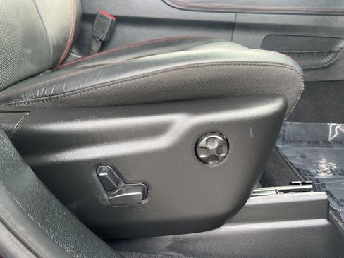 Used 2025 Dodge Durango GT image 39