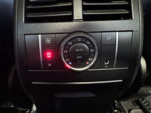 Used 2012 Mercedes-Benz GL 550 4MATIC image 19
