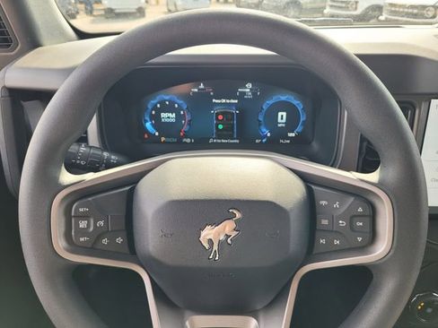 New 2025 Ford Bronco Base image 27