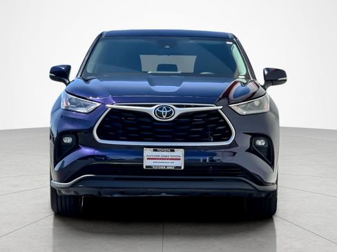 Used 2022 Toyota Highlander LE FWD image 8