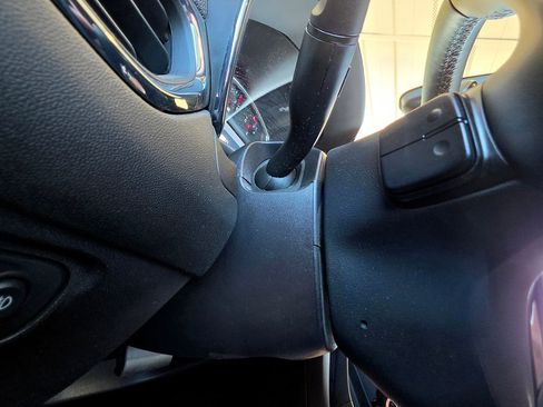 Used 2024 Chevrolet Equinox Premier AWD/4WD image 25