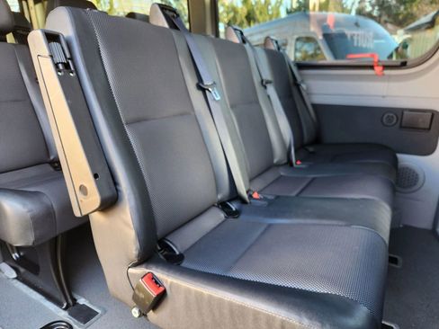 Used 2016 Mercedes-Benz Sprinter 2500 image 14