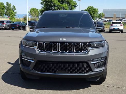 Used 2025 Jeep Grand Cherokee Limited w/ Trailer Tow Package AWD/4WD image 3