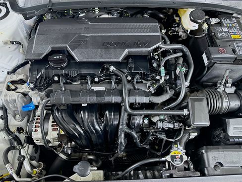 Used 2025 Kia K4 LXS image 31