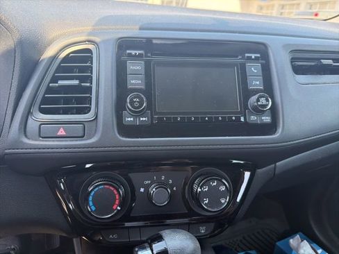 Used 2019 Honda HR-V LX image 11