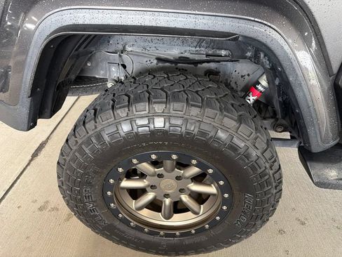 Used 2020 Jeep Gladiator Overland w/ Popular Equipment Package AWD/4WD image 6