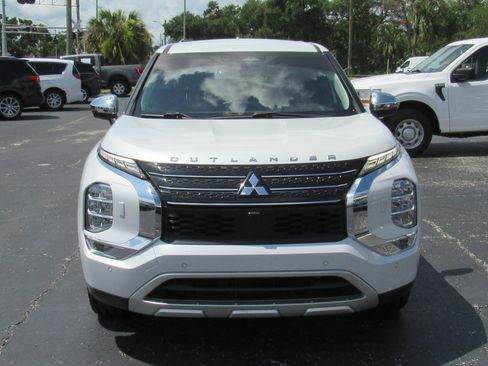 Used 2022 Mitsubishi Outlander SE image 9
