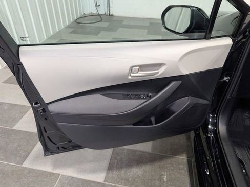 Used 2025 Toyota Corolla LE image 12