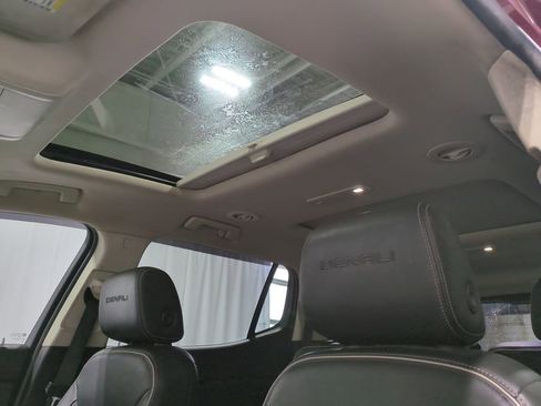 Used 2020 GMC Acadia Denali image 23