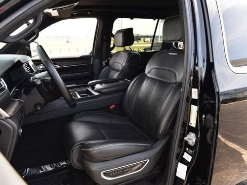 Used 2023 Jeep Grand Wagoneer Series II image 25