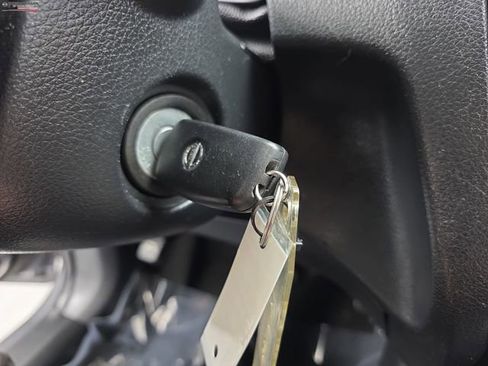 Used 2019 Nissan Rogue S w/ Special Edition Package image 35