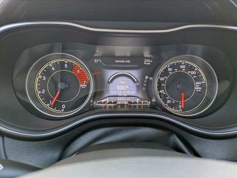 Used 2019 Jeep Cherokee Overland w/ Technology Group image 11