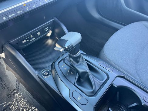 Used 2025 Kia K4 LXS image 40