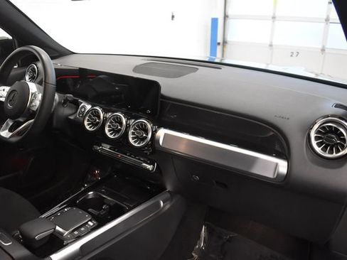 Used 2023 Mercedes-Benz GLB 250 4MATIC image 18
