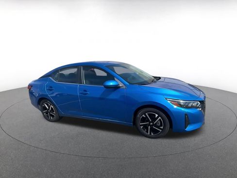 Used 2025 Nissan Sentra SV FWD image 2