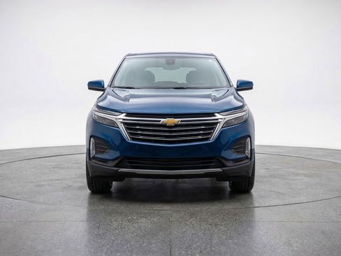 Used 2025 Chevrolet Equinox LT image 2