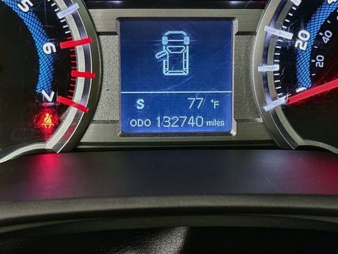 Used 2018 Toyota 4Runner Limited AWD/4WD image 13