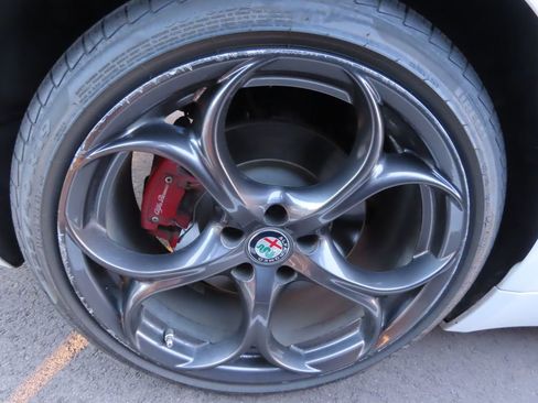 Used 2018 Alfa Romeo Giulia Ti Sport w/ Quick Order Package 22U Sport image 17