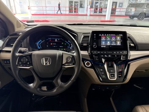 Used 2024 Honda Odyssey Touring image 16