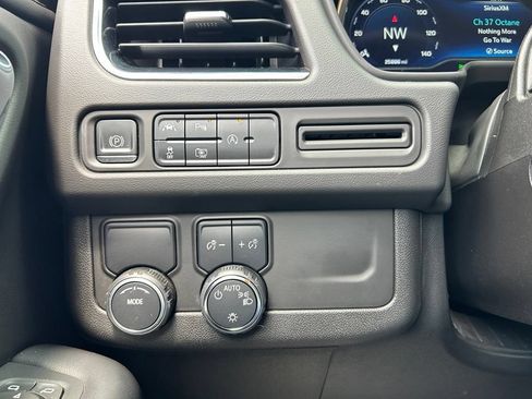Used 2023 Chevrolet Tahoe LT w/ Luxury Package RWD image 55