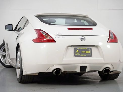Used 2011 Nissan 370Z Touring image 5