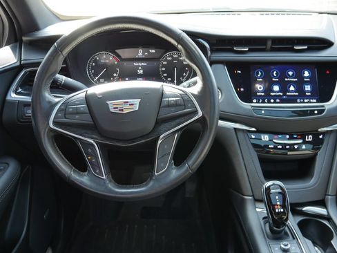 Used 2022 Cadillac XT5 Premium Luxury FWD image 18