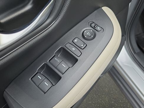 Certified 2024 Honda HR-V LX image 26