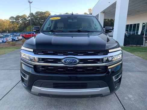 Used 2024 Ford Expedition Limited image 8