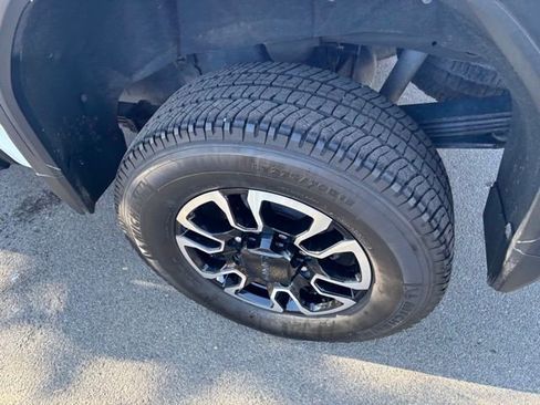 Used 2020 GMC Sierra 2500 SLT w/ Technology Package image 42