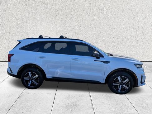 Used 2023 Kia Sorento S w/ Panoramic Sunroof Package image 2