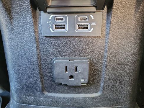 Used 2018 Jeep Wrangler Unlimited Rubicon image 13