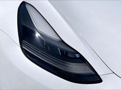 Used 2022 Tesla Model 3 Long Range AWD/4WD image 28