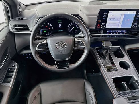 Certified 2021 Toyota Sienna XSE w/ XSE Plus Package FWD image 25