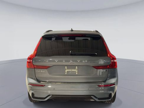 Used 2023 Volvo XC60 B5 Plus w/ Protection Package Premier AWD/4WD image 4