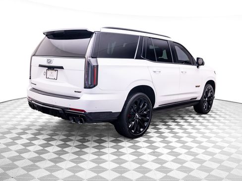 Certified 2025 Cadillac Escalade V w/ LPO, ONYX Package AWD/4WD image 5