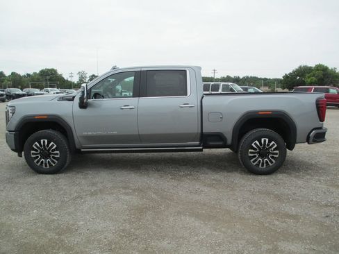 New 2026 GMC Sierra 2500 Denali Ultimate AWD/4WD image 10