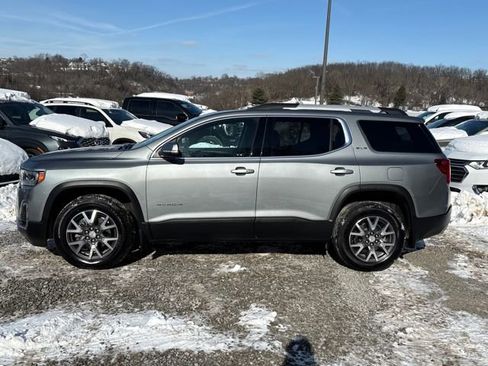 Used 2023 GMC Acadia SLE w/ Driver Convenience Package image 2