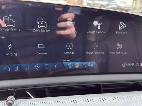 New 2026 Cadillac Optiq Luxury 1 w/ LPO, Floor Liner Package image 19