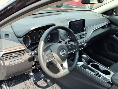 Used 2023 Nissan Altima 2.5 SV AWD/4WD image 5
