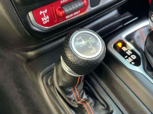 Used 2022 Jeep Gladiator Mojave w/ LED Lighting Group AWD/4WD image 12