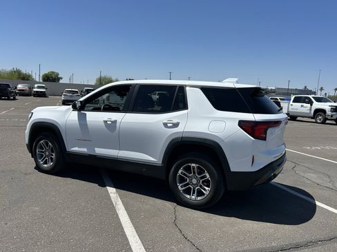 Used 2025 GMC Terrain Elevation AWD/4WD image 3