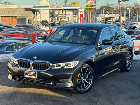 Used 2021 BMW 330i xDrive Sedan w/ Premium Package image 11