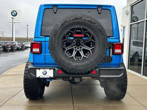 Used 2022 Jeep Wrangler Unlimited Sahara w/ Cold Weather Group image 8