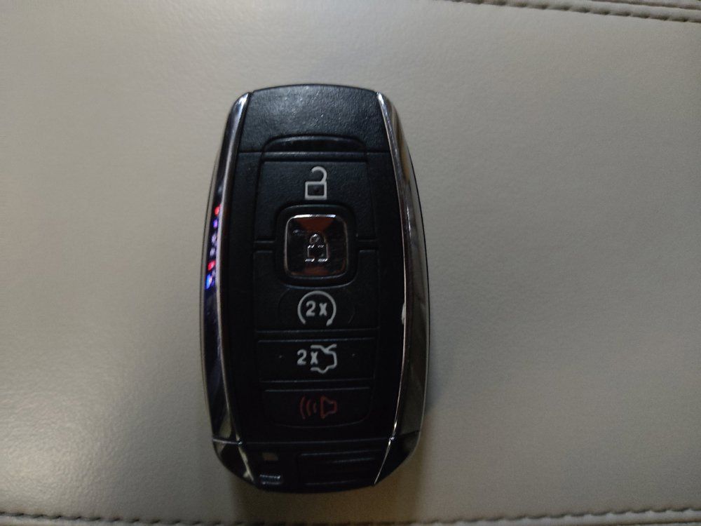 Used 2018 Lincoln MKC Reserve FWD image 32