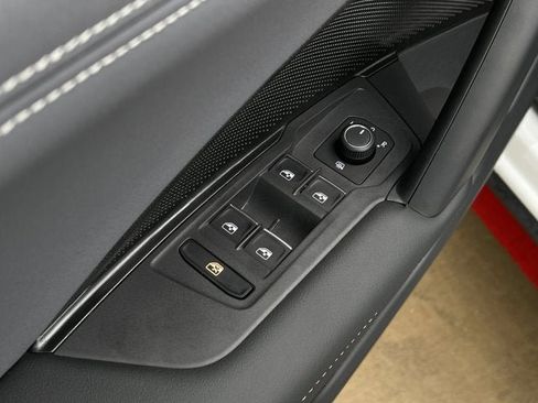 New 2026 Volkswagen Tiguan SE R-Line image 10