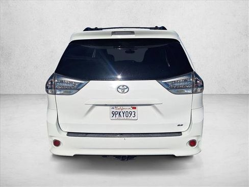 Used 2012 Toyota Sienna SE image 13